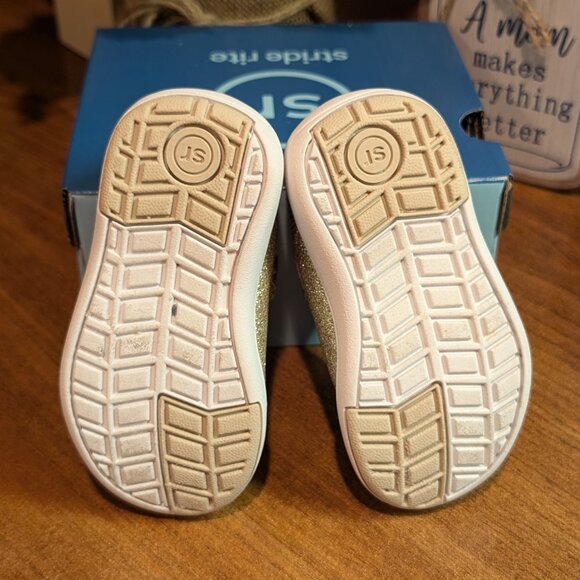 Stride Rite Toddler Holly Sparkle Mary Jane Champagne Size 4.5 Medium - Picture 7 of 9